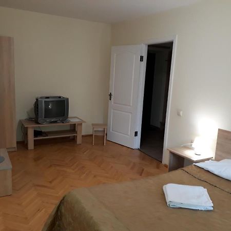 Затишні Апартаментами Біля Озера Ternopil Eksteriør billede
